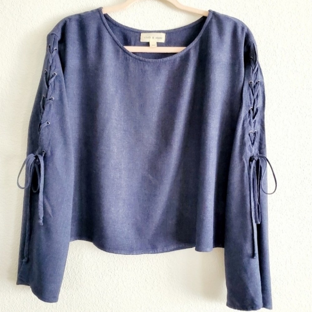 Cloth & Stone Chambray Laced Sleeve Crop T…